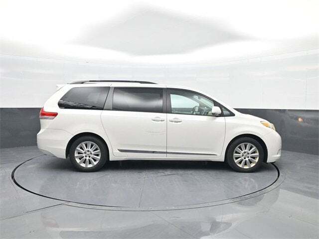 2011 Toyota Sienna XLE