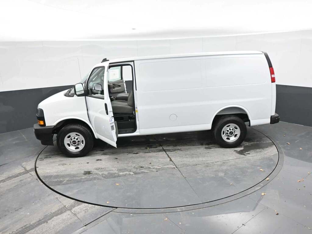 2025 GMC Savana 2500 Work Van