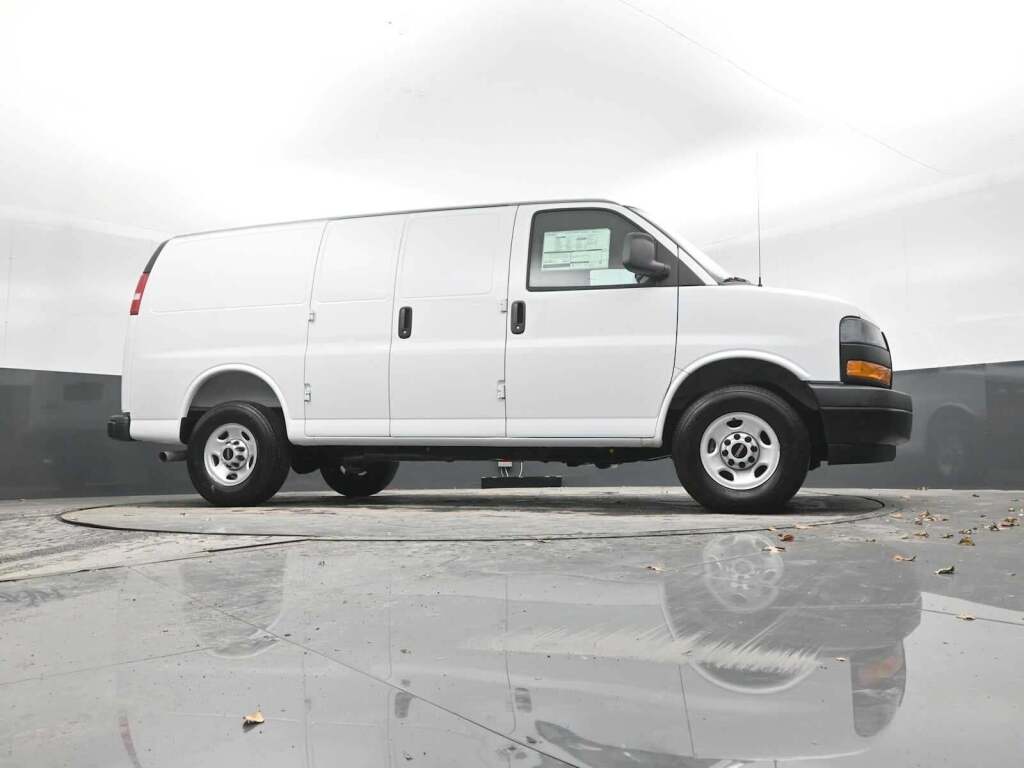 2025 GMC Savana 2500 Work Van