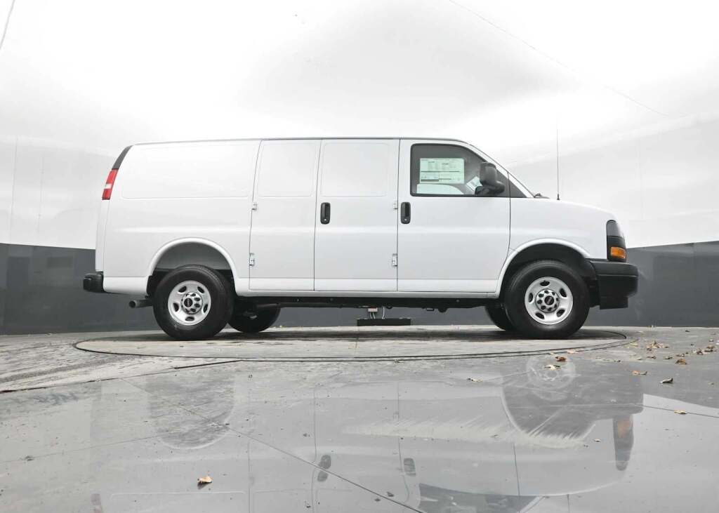 2025 GMC Savana 2500 Work Van