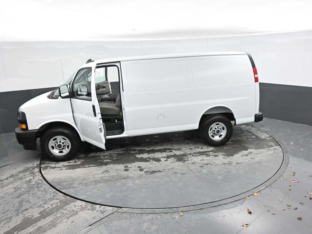 2025 GMC Savana 2500 Work Van