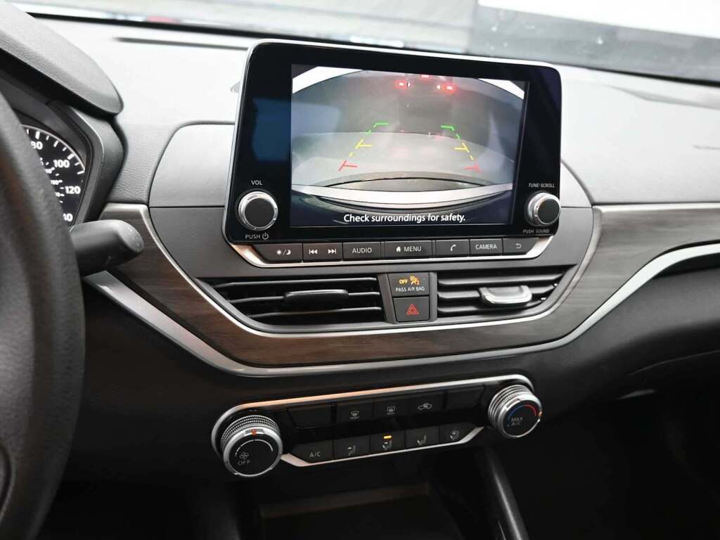 2024 Nissan Altima SV FWD