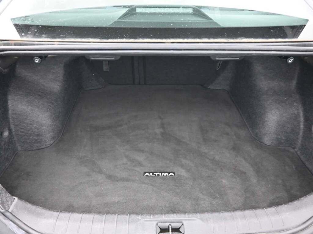 2024 Nissan Altima SV FWD