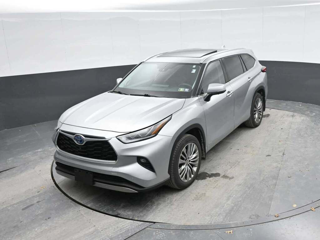 2022 Toyota Highlander Hybrid Platinum