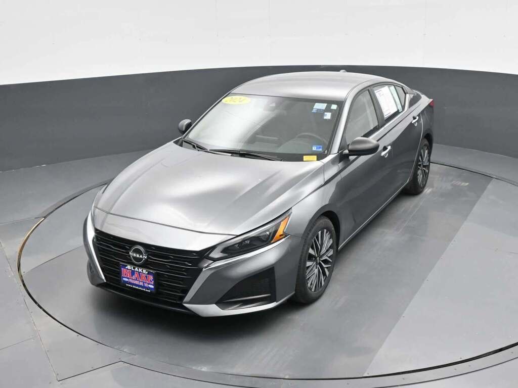 2024 Nissan Altima SV FWD
