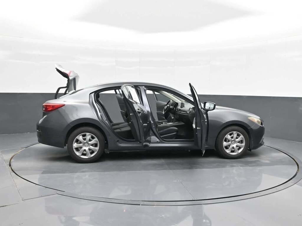 2016 Mazda Mazda3 i Sport