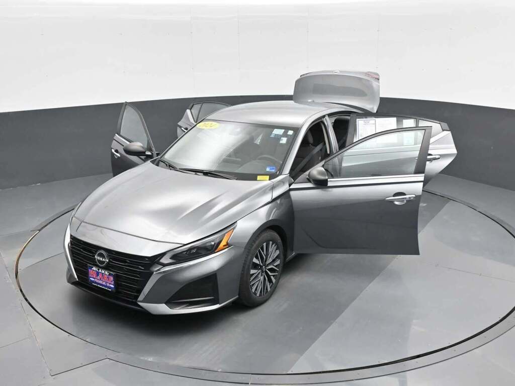 2024 Nissan Altima SV FWD