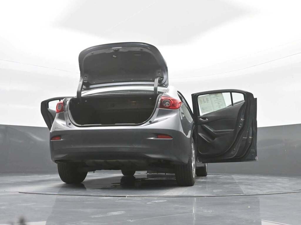 2016 Mazda Mazda3 i Sport