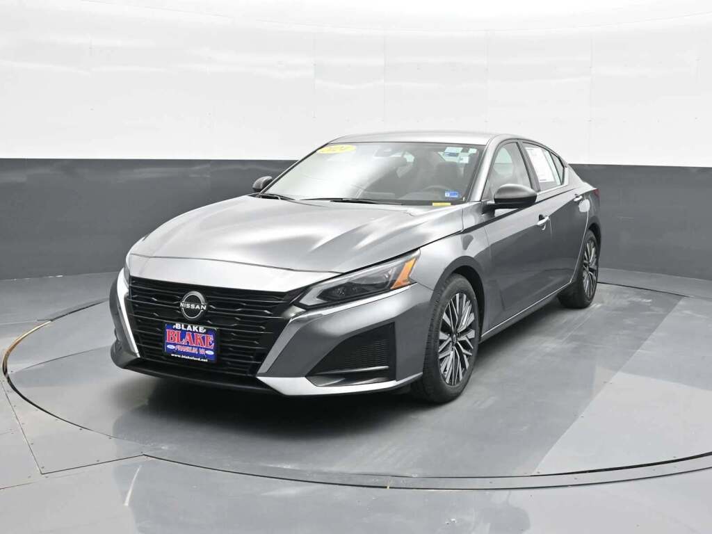 2024 Nissan Altima SV FWD