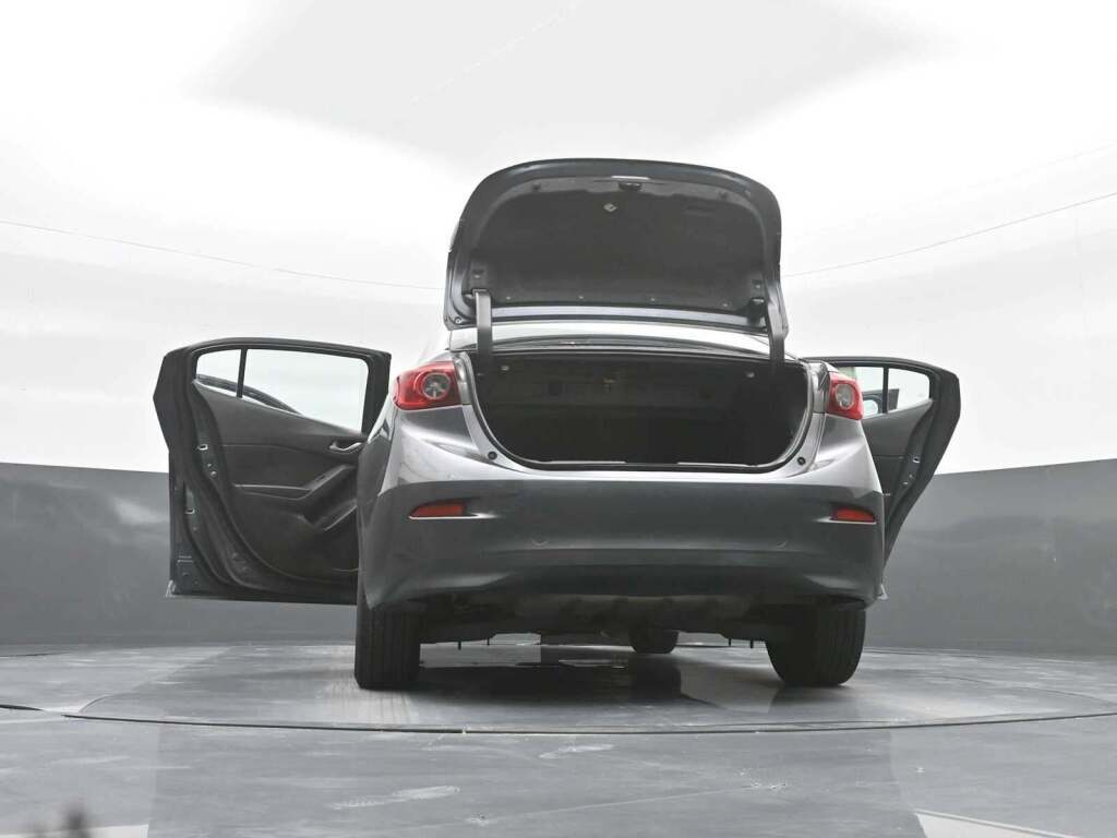 2016 Mazda Mazda3 i Sport