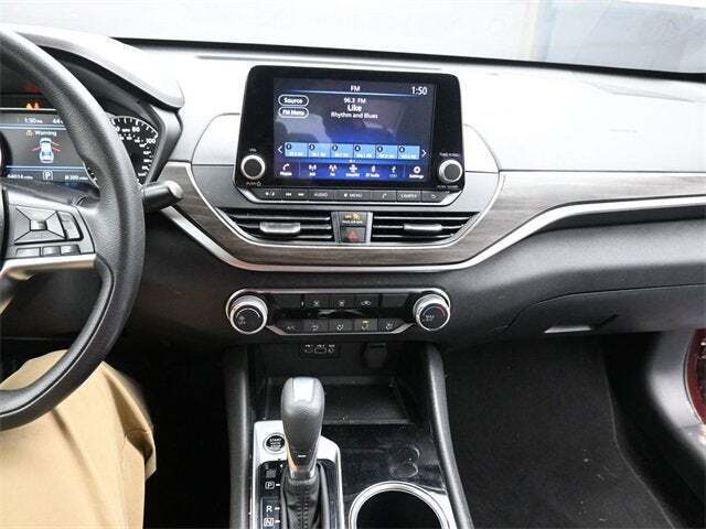 2024 Nissan Altima SV FWD