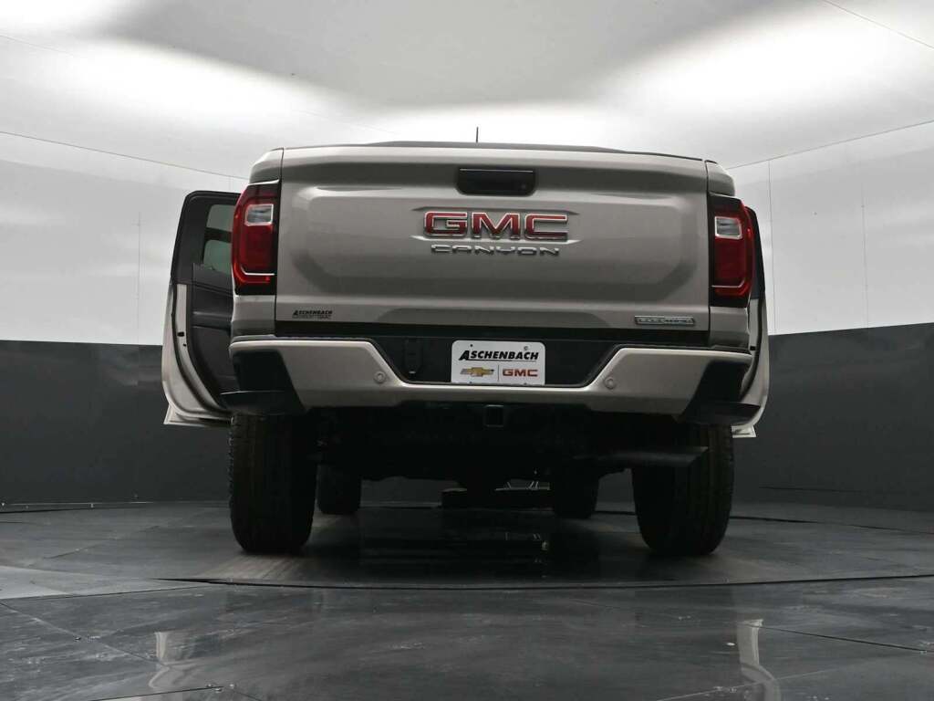 2026 GMC Canyon Elevation, 4WD