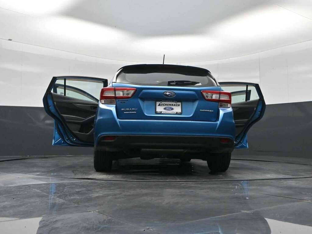 2019 Subaru Impreza 2.0i