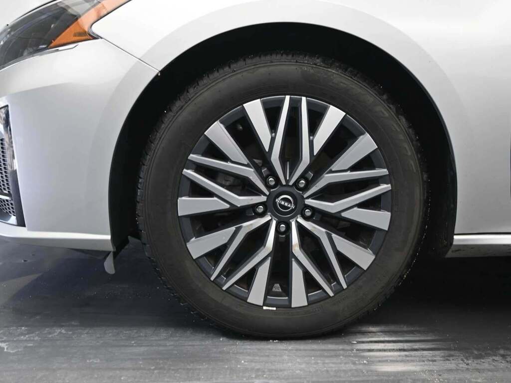 2023 Nissan Altima SV FWD