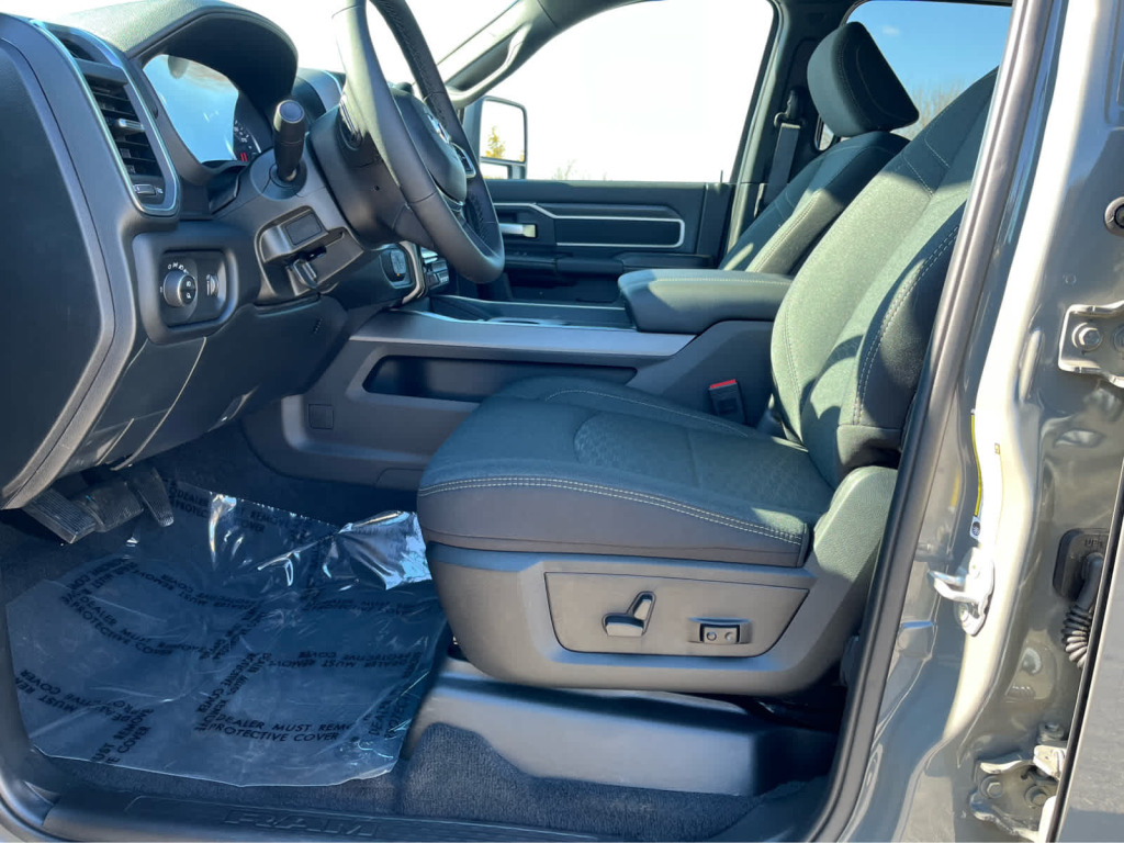 2026 Ram 2500 Big Horn Crew Cab 4x4 6'4" Box