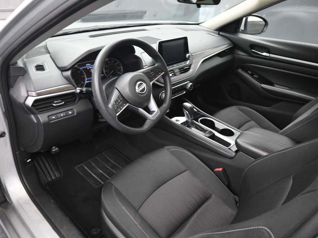 2023 Nissan Altima SV FWD