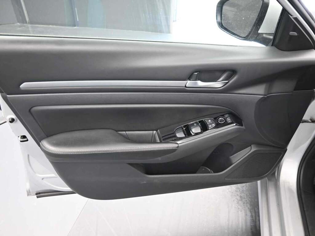 2023 Nissan Altima SV FWD