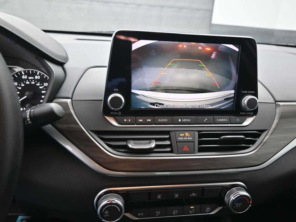 2023 Nissan Altima SV FWD