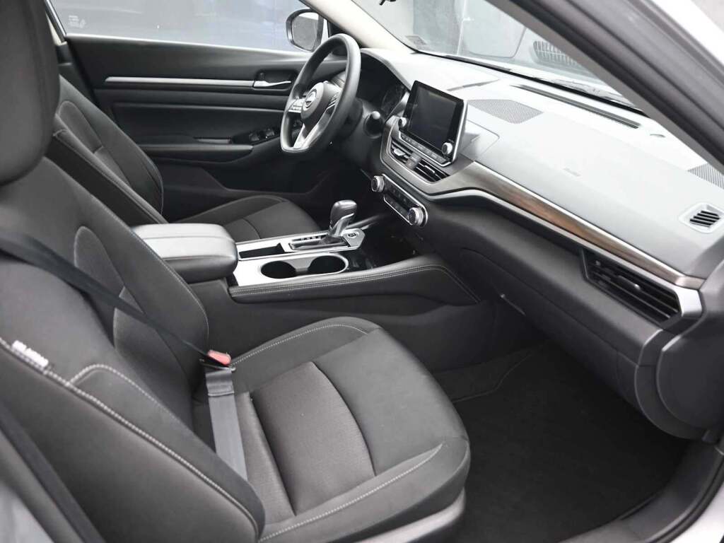 2023 Nissan Altima SV FWD