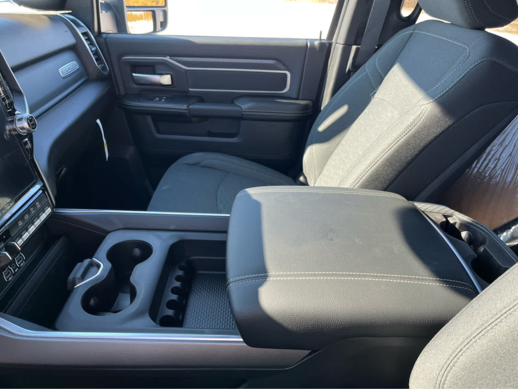 2026 Ram 2500 Big Horn Crew Cab 4x4 6'4" Box