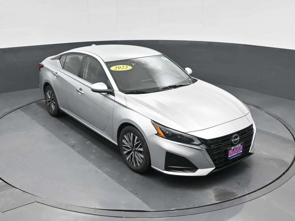 2023 Nissan Altima SV FWD