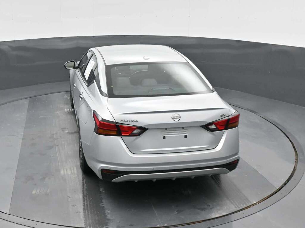 2023 Nissan Altima SV FWD