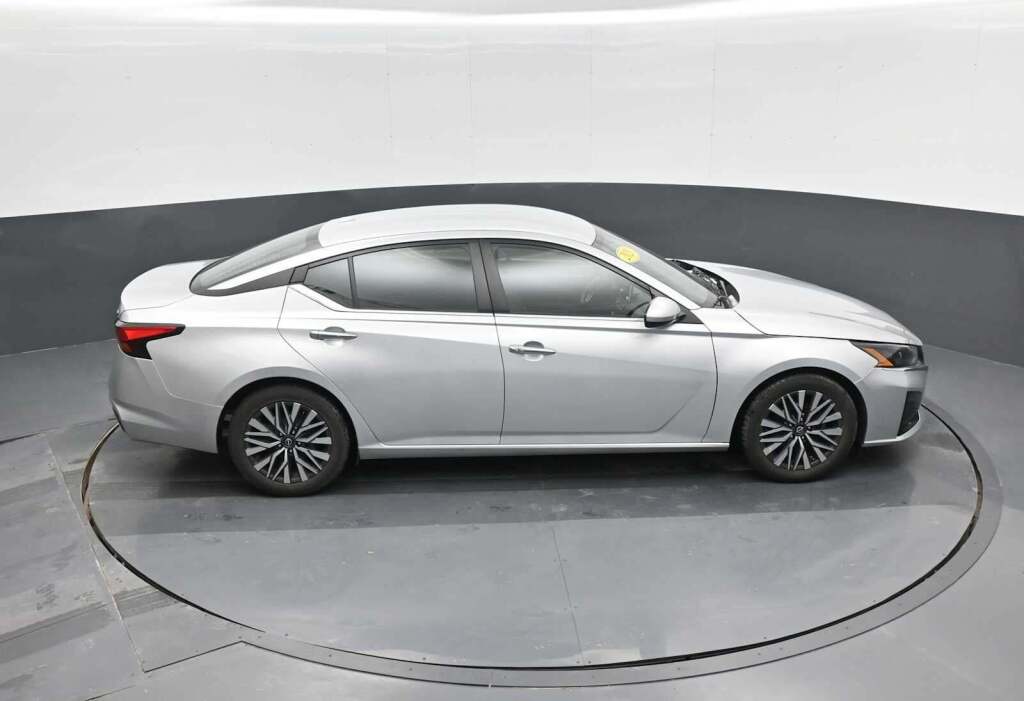 2023 Nissan Altima SV FWD