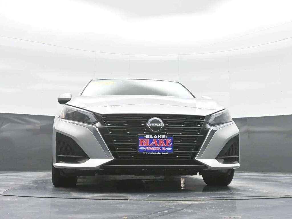 2023 Nissan Altima SV FWD