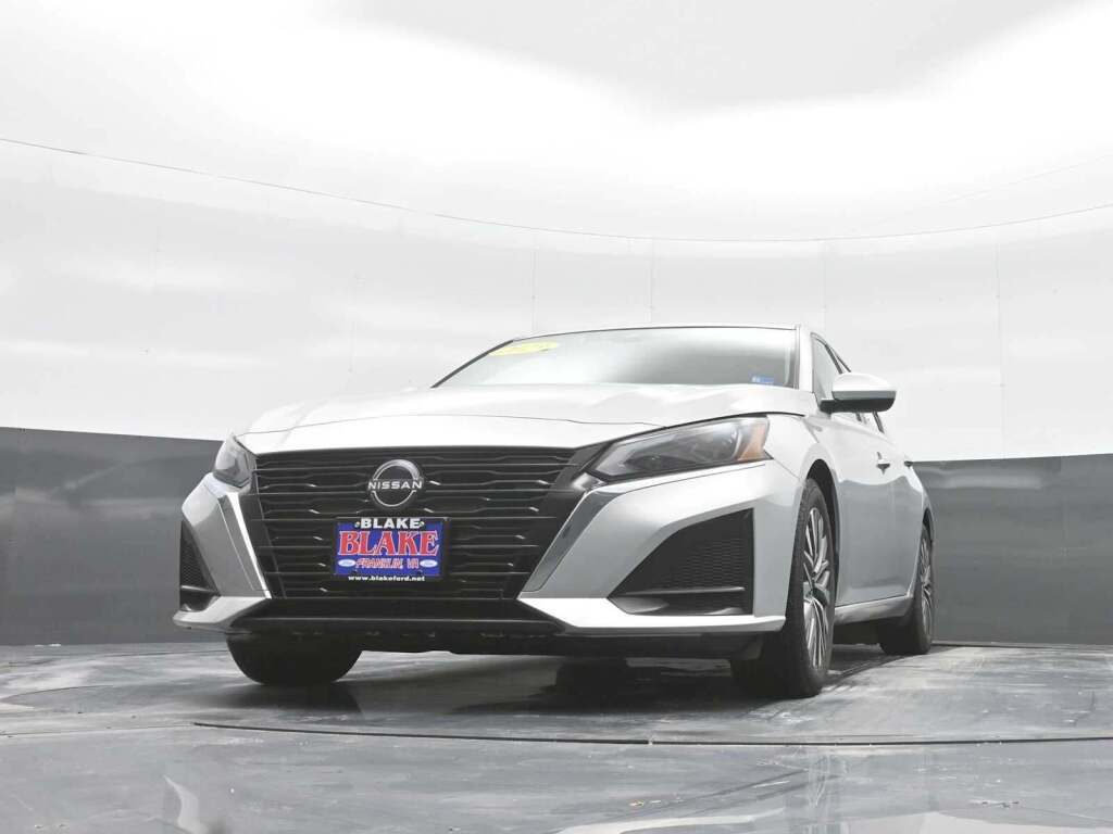 2023 Nissan Altima SV FWD