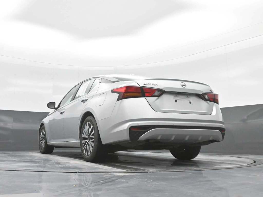 2023 Nissan Altima SV FWD