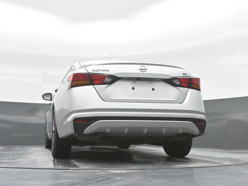 2023 Nissan Altima SV FWD