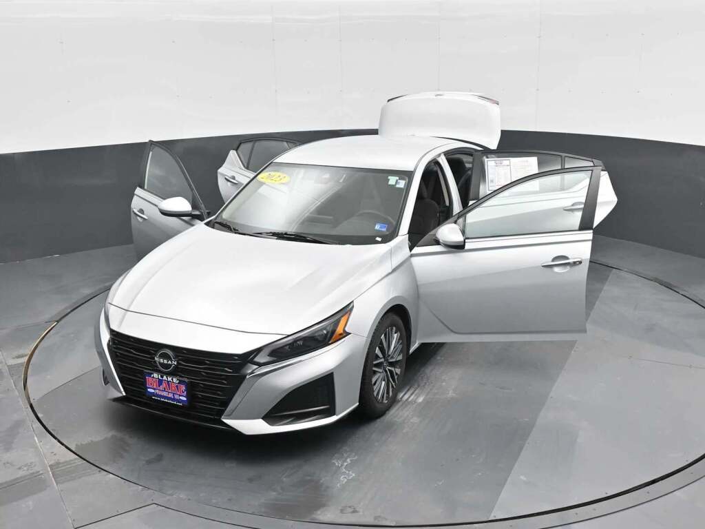 2023 Nissan Altima SV FWD