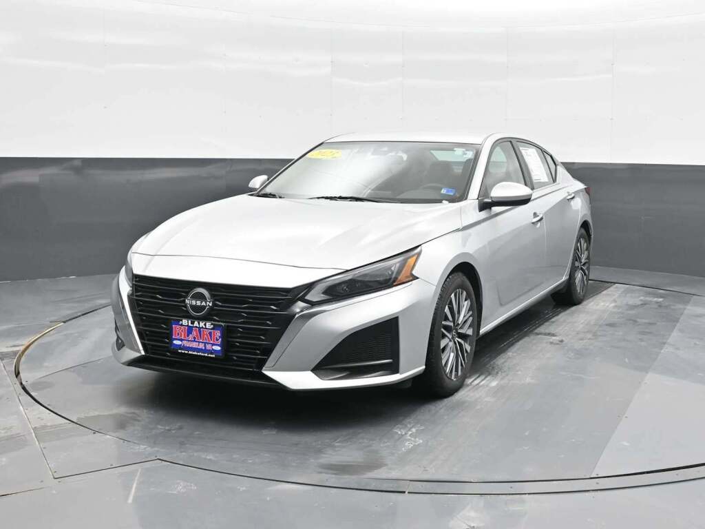 2023 Nissan Altima SV FWD