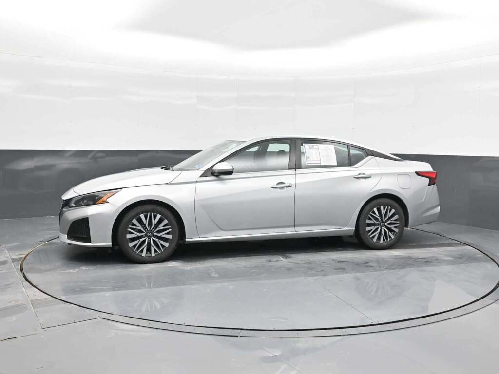 2023 Nissan Altima SV FWD