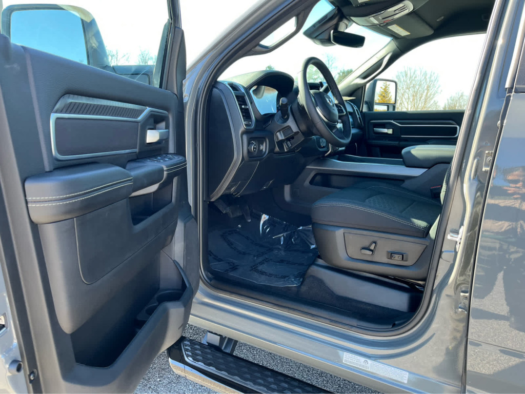 2026 Ram 2500 Big Horn Crew Cab 4x4 6'4" Box