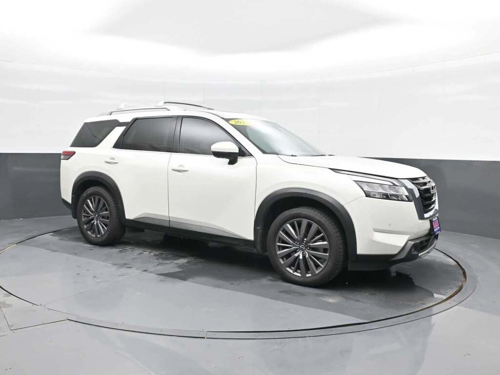 2023 Nissan Pathfinder SL FWD