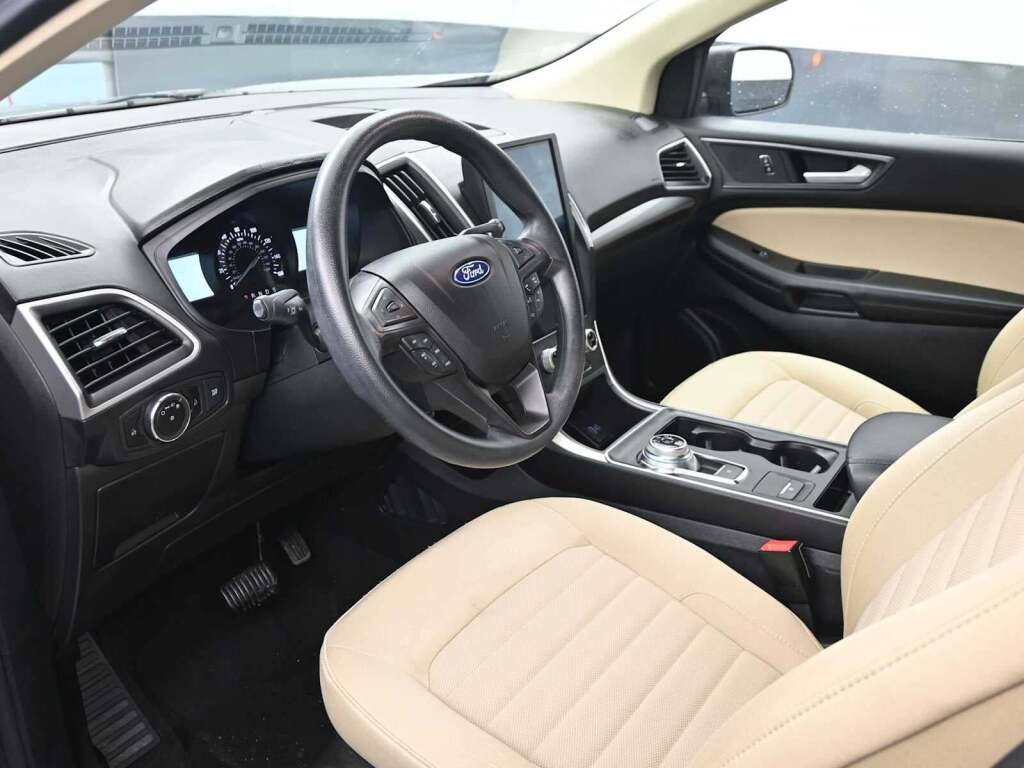 2023 Ford Edge SE