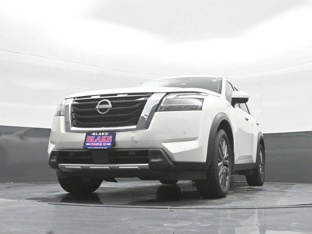2023 Nissan Pathfinder SL FWD