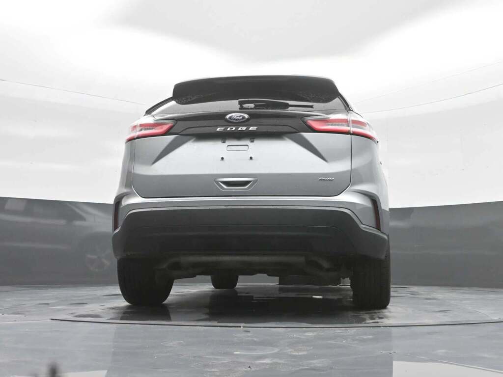 2023 Ford Edge SE