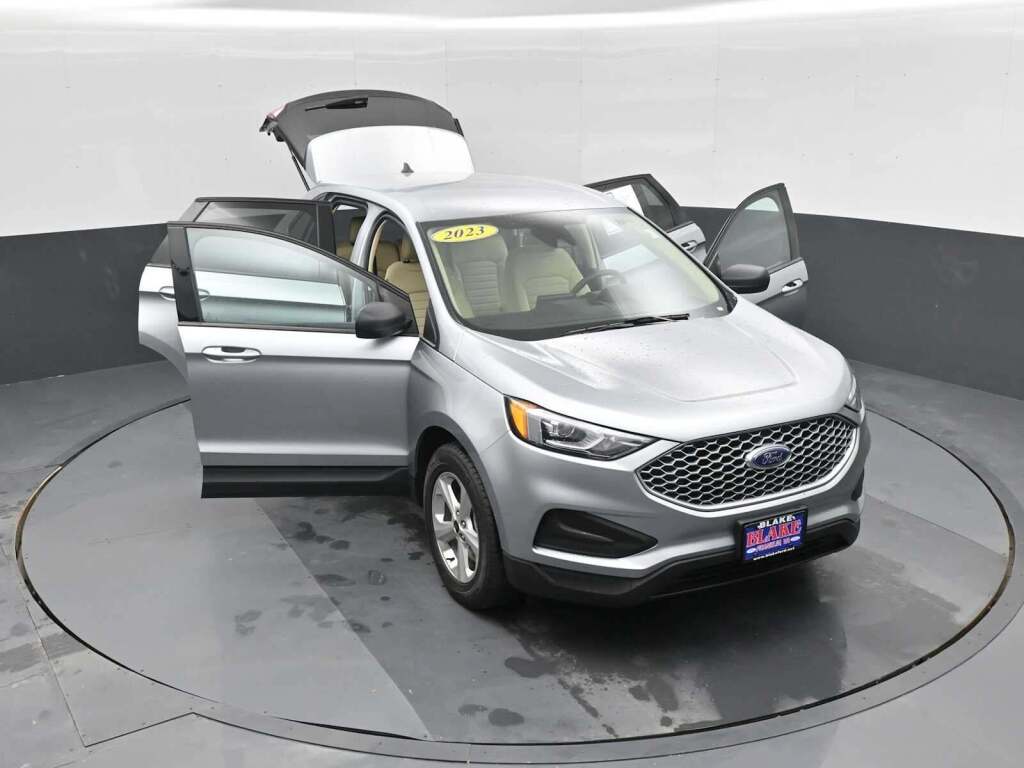 2023 Ford Edge SE