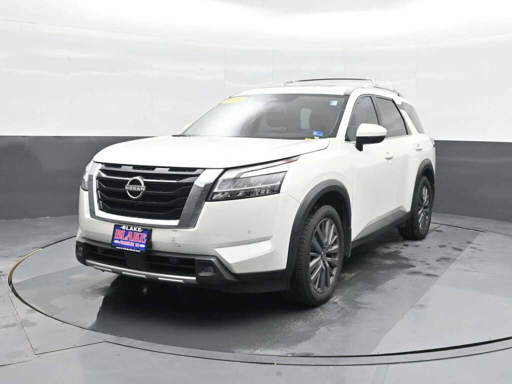 2023 Nissan Pathfinder SL FWD