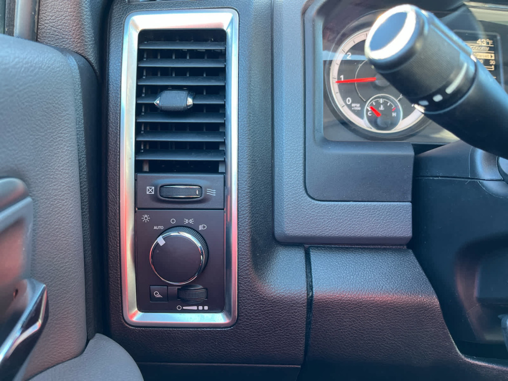 2017 Ram 1500 SLT Quad Cab 4x4 6'4" Box