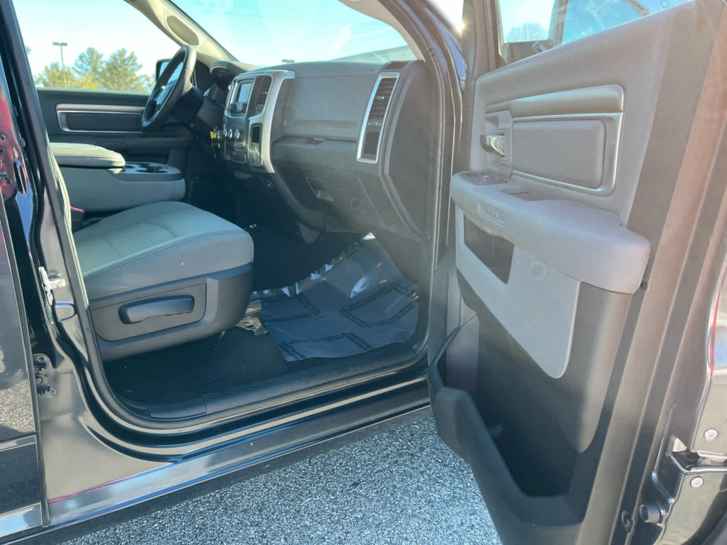 2017 Ram 1500 SLT Quad Cab 4x4 6'4" Box