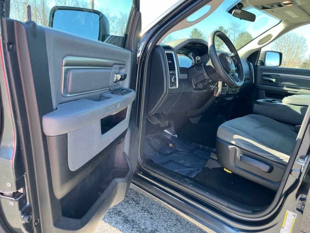 2017 Ram 1500 SLT Quad Cab 4x4 6'4" Box