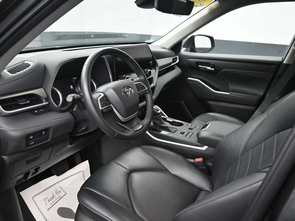 2024 Toyota Highlander XLE
