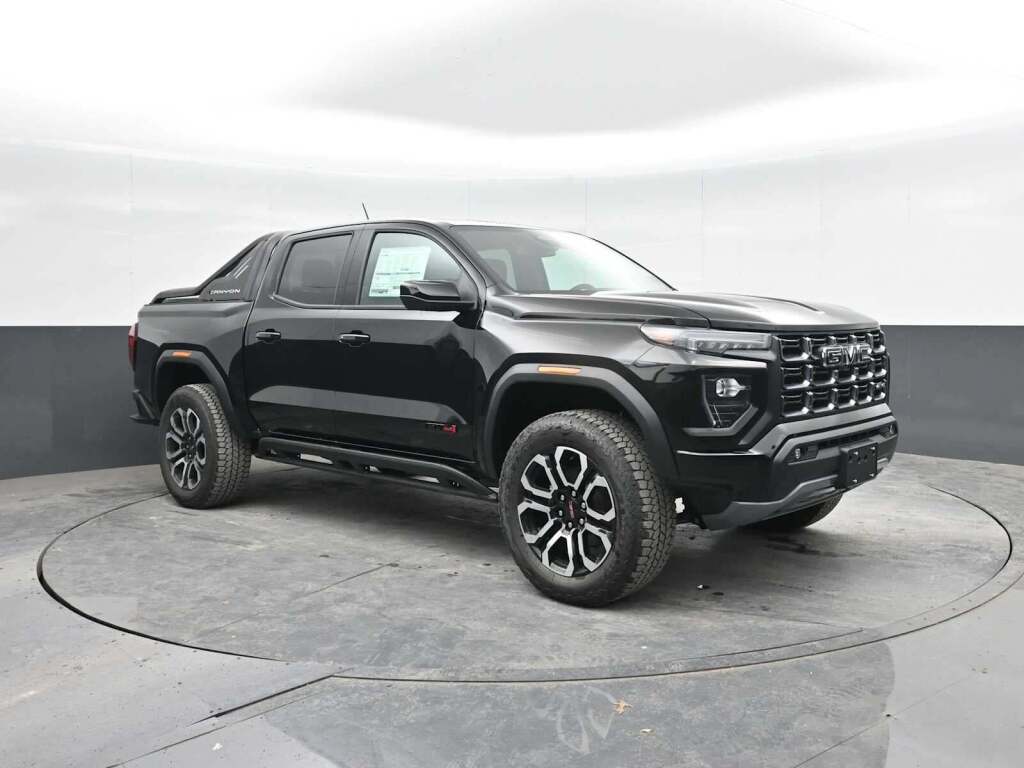 2025 GMC Canyon 4WD AT4
