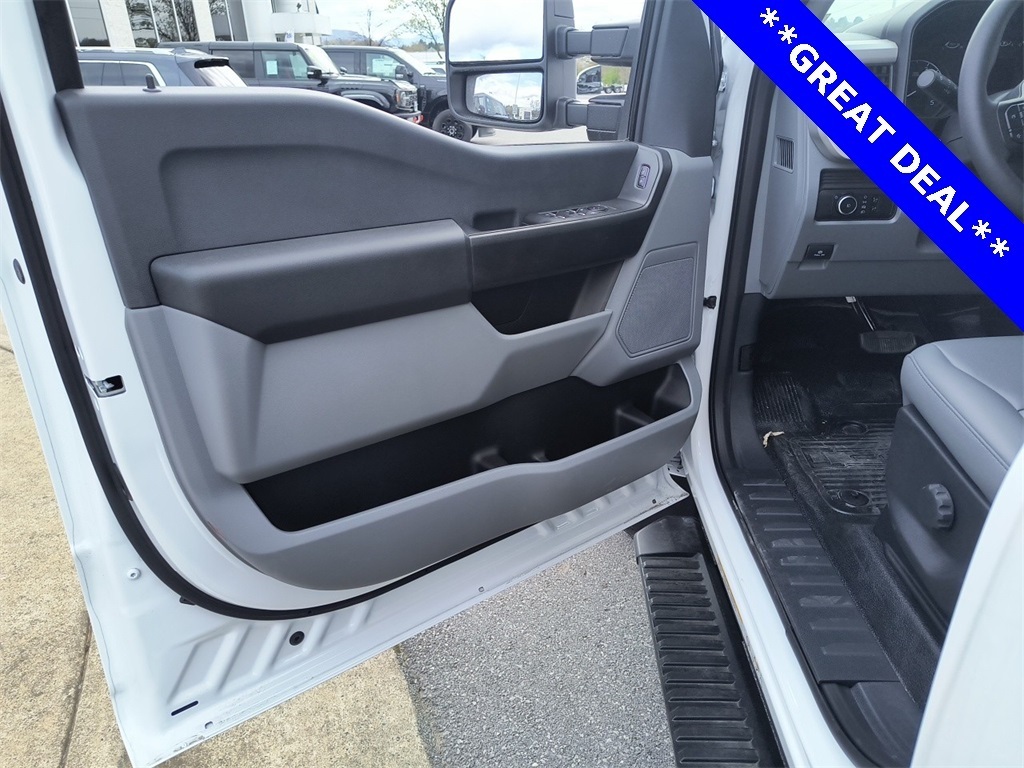 2024 Ford F-450 Chassis XL