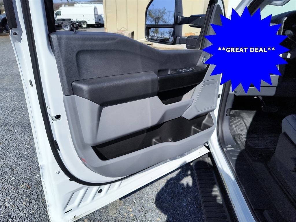 2024 Ford F-450 Chassis XL