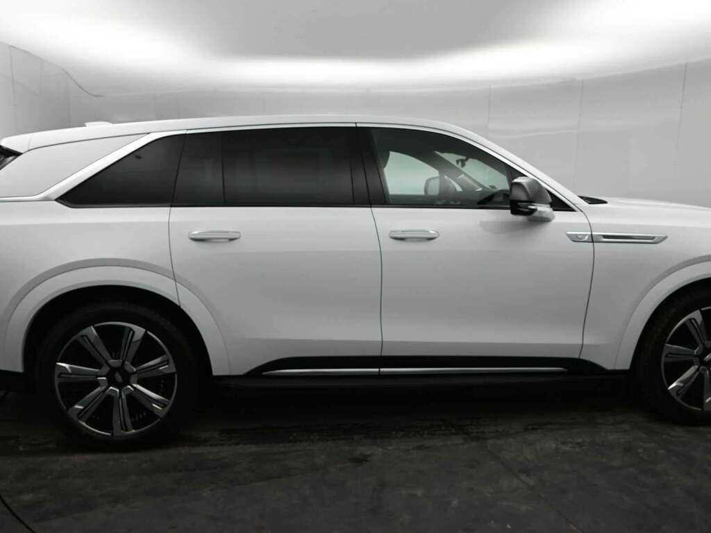 2025 Cadillac Escalade IQ Luxury 2 AWD