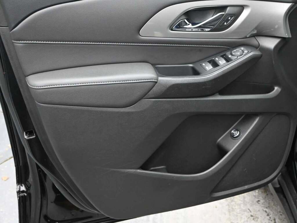 2023 Chevrolet Traverse FWD LT Cloth